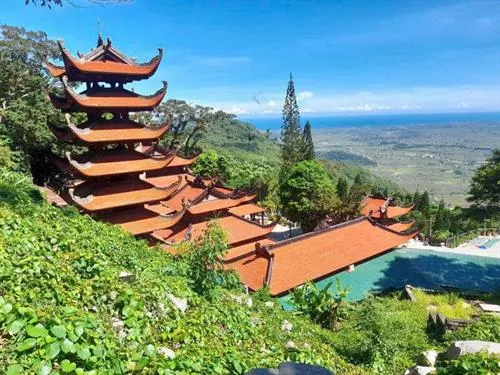 Tour tham quan Mũi Né trong ngày tuyệt nhất – Đến núi Tà Cú, trang trại thanh long.